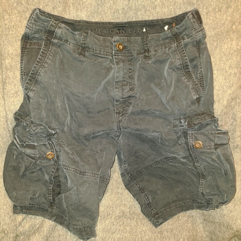 American Eagle Outfitters Black Cargo Shorts Mens sz 34